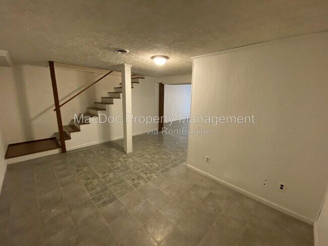 Building Photo - 431 Ridgemore St