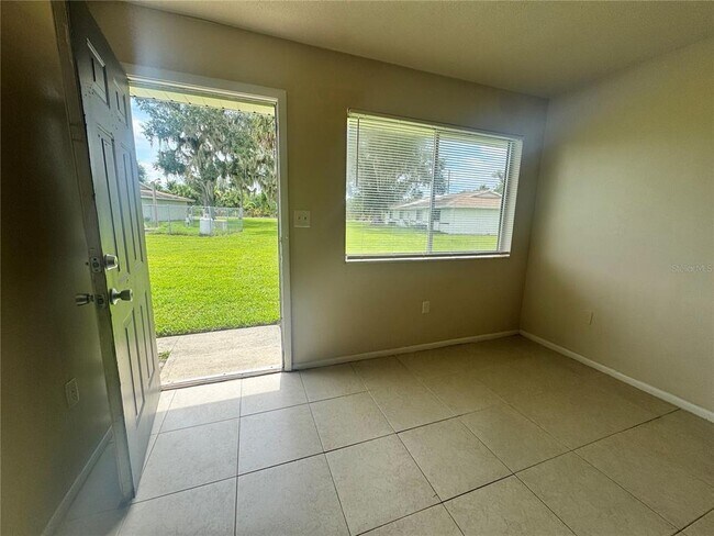 Building Photo - 2744 Botts Landing Rd