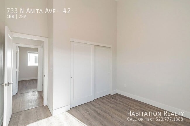 Building Photo - 733 N Anita Ave