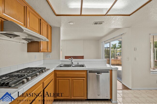 Building Photo - 27653 Myrin Ct
