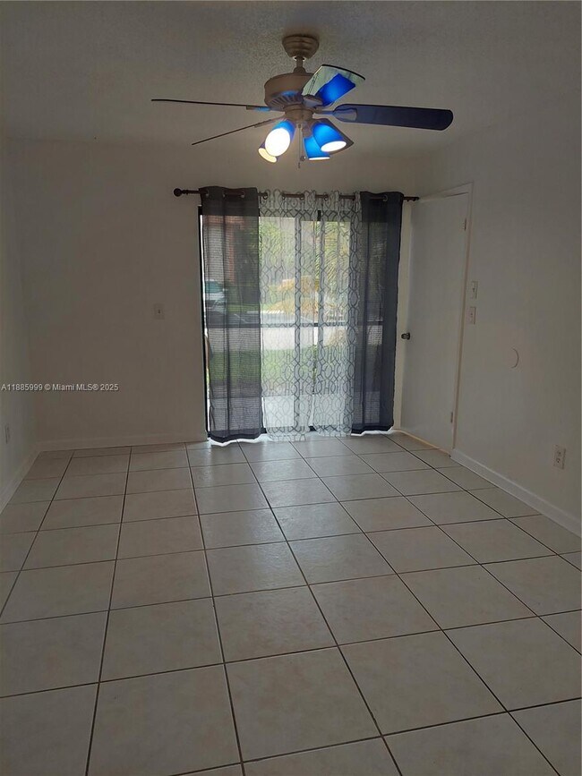 Building Photo - 860 NE 209th Terrace