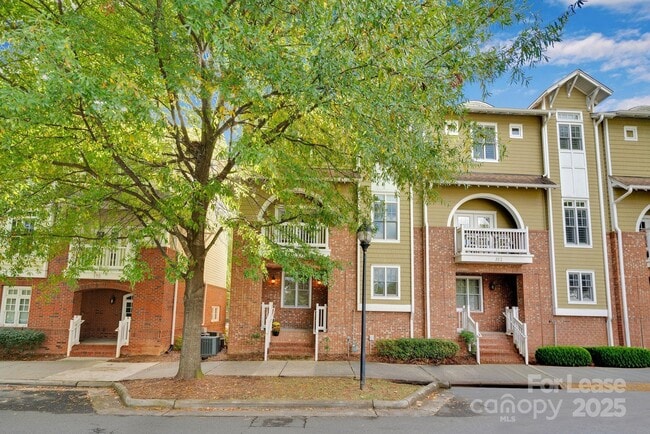 Primary Photo - 336 Magnolia Ave