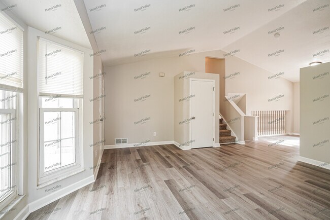 Building Photo - 2366 Royal Creek Ct