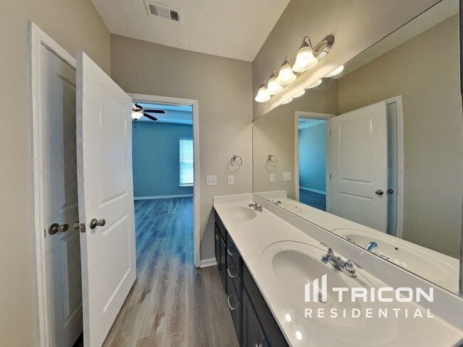 Building Photo - 130 Annapolis Bend Cir