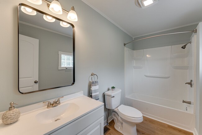 Building Photo - 2 BR 1 BA house for Rent