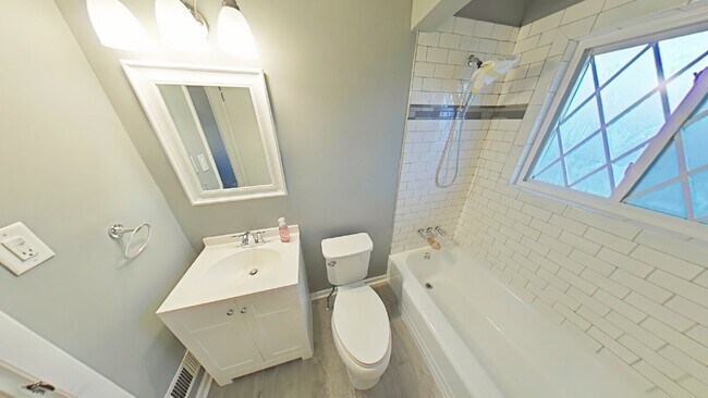 Building Photo - 3-Bed Home with Granite Touches in Warren – Your Cozy Retreat Awaits!