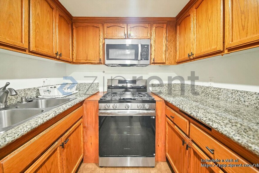 Building Photo - 7936 Alder Ave