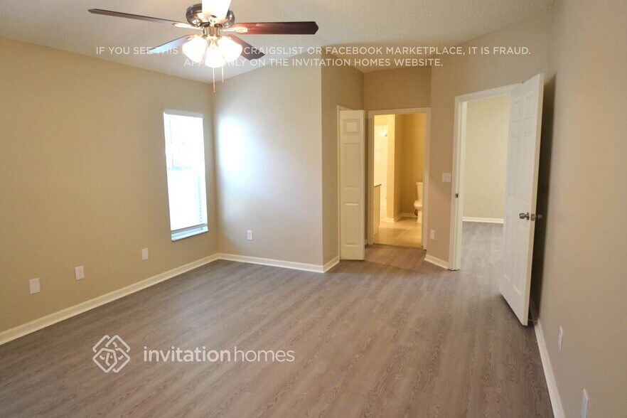 Building Photo - 657 Silver Birch Pl