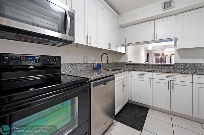 Building Photo - 4068 Sierra Terrace