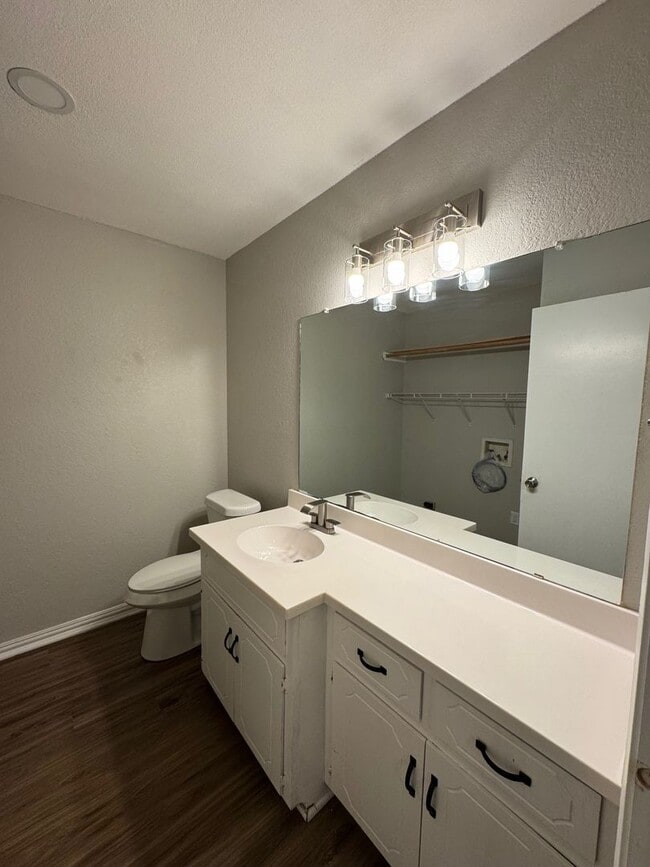 Building Photo - 257 Brettwood Dr