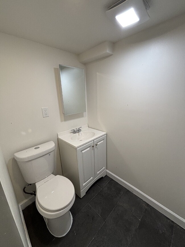 Building Photo - Classic 4 Bed Home in The Heart of Gary!