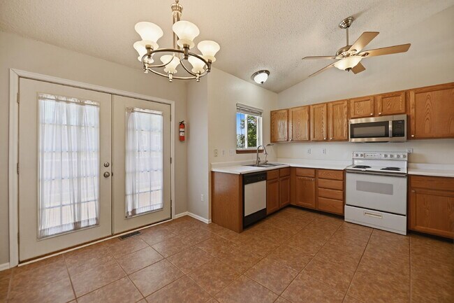 Building Photo - $2,995.95 | 4 Bed, 2 Bath Single Family Westminster Home – Central A/C and heating, In Unit Washe...