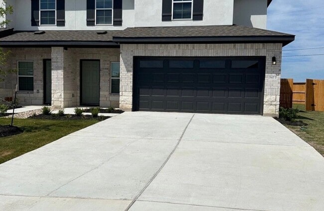 Building Photo - 18412 Cremello Dr