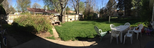 Building Photo - Adorable 2BD/1BA House! Nice Yard! Great L...