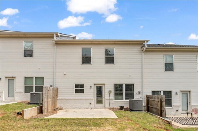Building Photo - 1486 Fern Ridge Ln