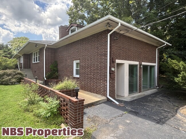 Building Photo - 6919 Haverhill Dr NW