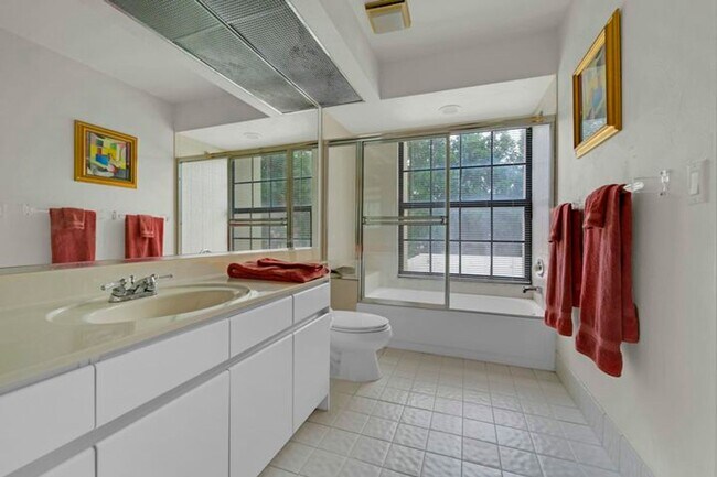 Building Photo - 7599 Mirabella Dr