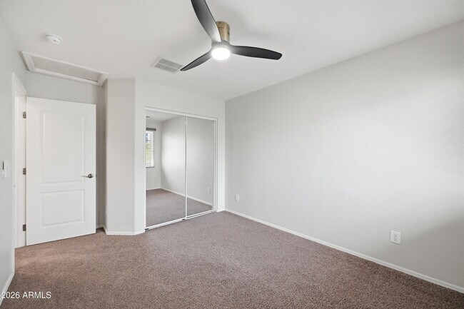 Building Photo - 2250 E Wayland Dr