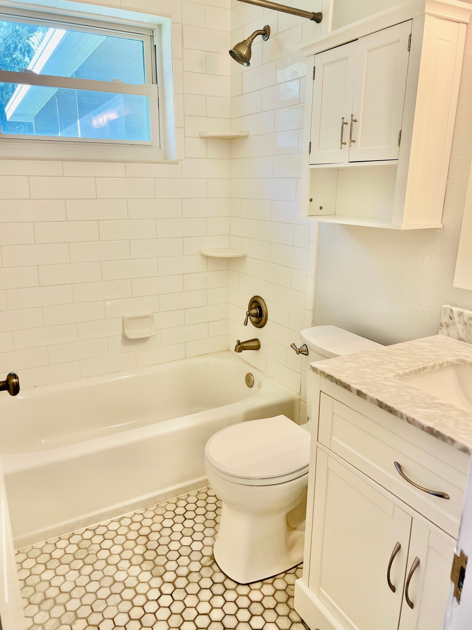 Guest bath - 6446 Dartmouth Ave N