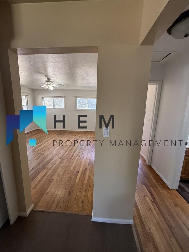 Building Photo - 1480 Calkins Ave