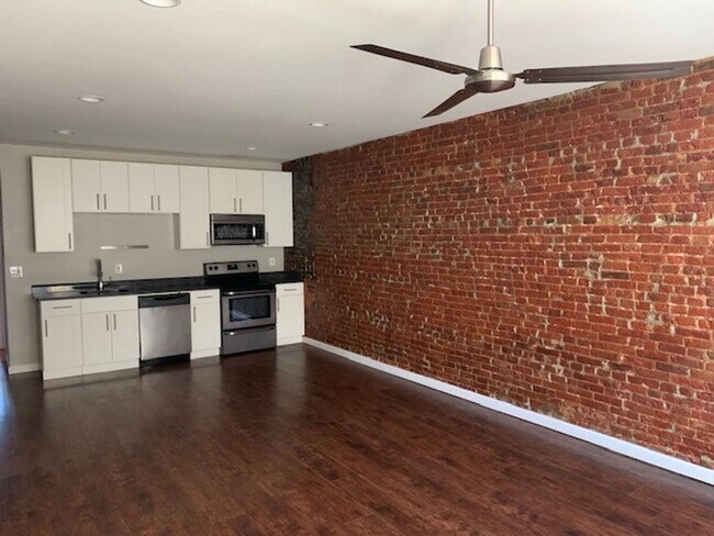 Primary Photo - 2419 Frankford Ave