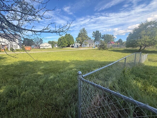 Building Photo - Christiansburg, 3 BR / 1.5 BA, Available for rent