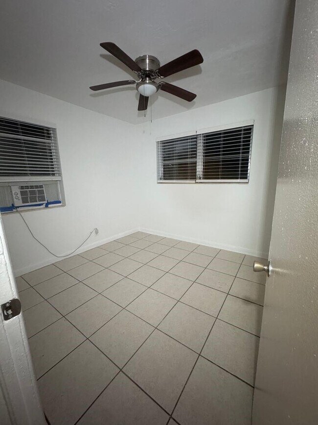 Building Photo - 107 SW 18th Ave