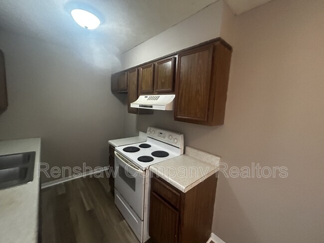 Building Photo - 276 Greenfield Dr
