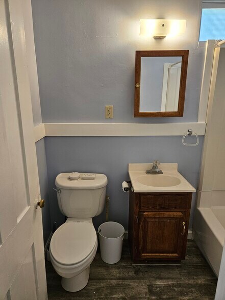 Building Photo - 346 Rose Ln