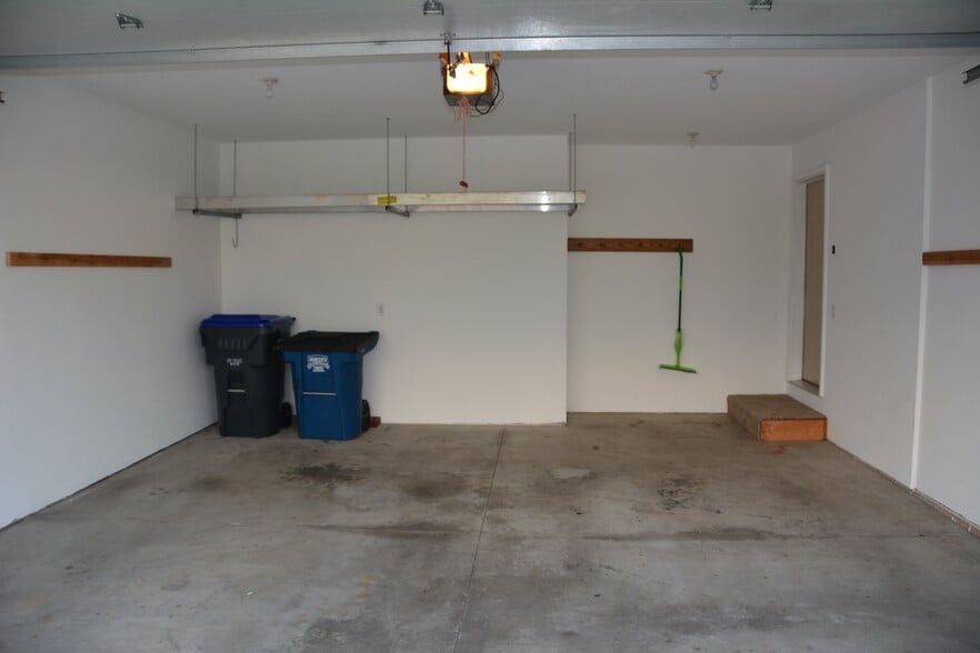 Two car/truck garage - 325 Cordy Lane