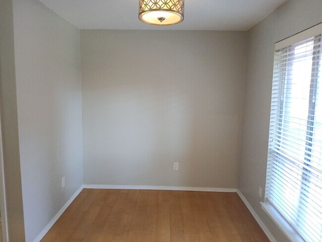 Building Photo - 2 Bedroom, 1 Bath Condo Near 75 and Walnut Hill Road in Dallas