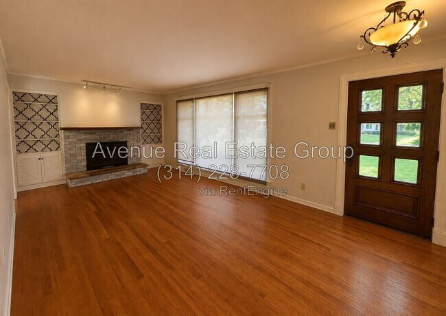 Building Photo - 808 Brookvale Terrace