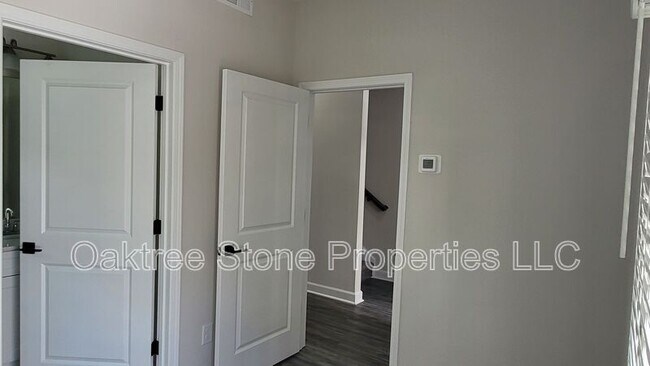 Building Photo - 2585 Ocean Dr NW