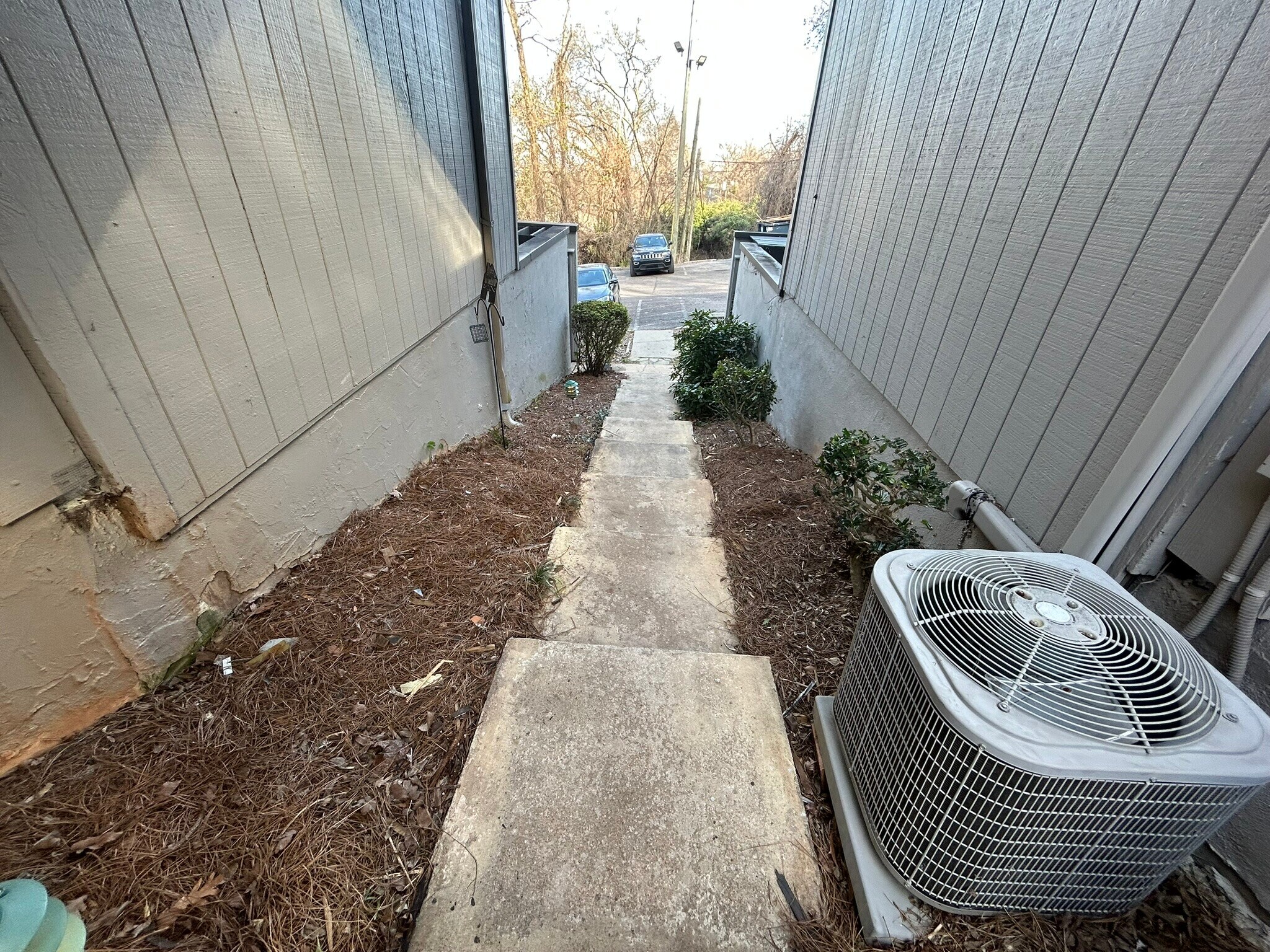 Building Photo - 3350 Altamont Rd