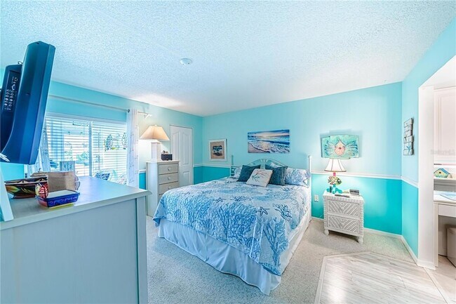 Building Photo - 400 Cerromar Cir N