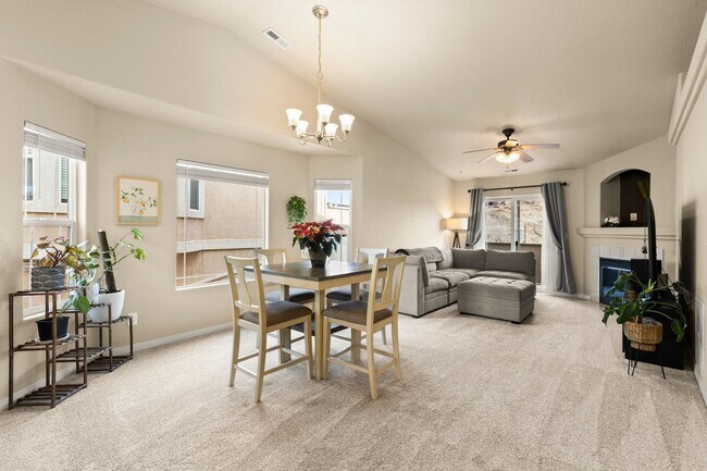 Building Photo - Westside Condo with Mountain Views, Upgrad...