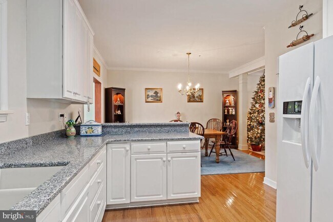 Building Photo - 28504 Sawgrass Ct