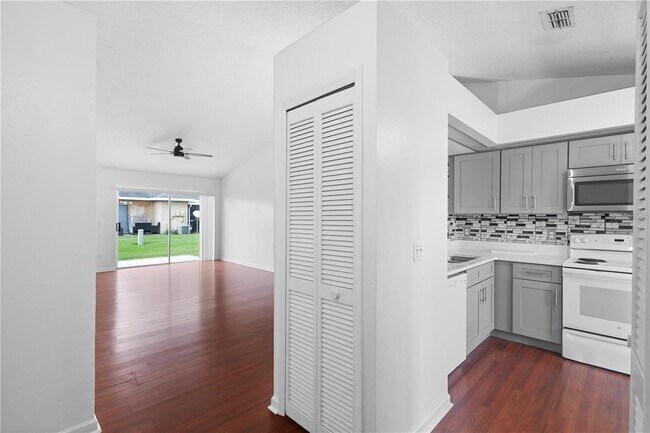 Building Photo - 3125 Sandy Shore Ln