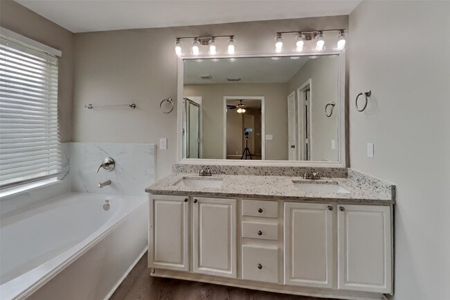 Building Photo - 6715 Atasca S Ct