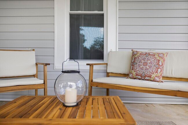 Building Photo - 820 Florida Ave