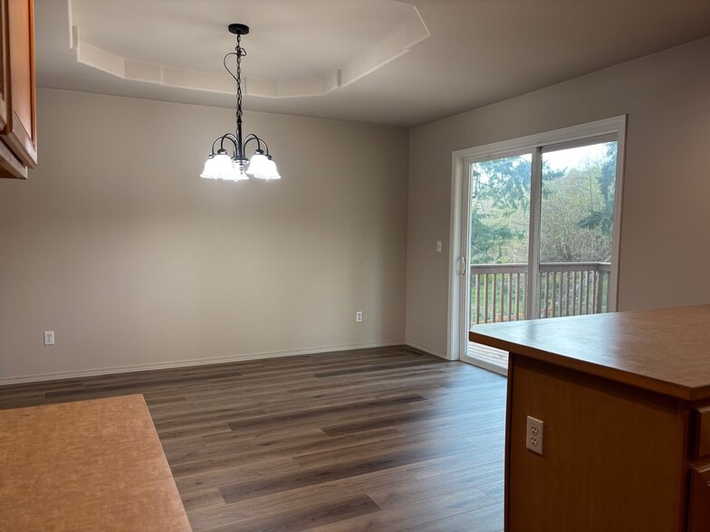 Building Photo - 2811 162nd St E