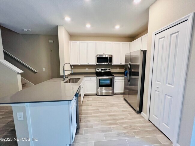 Building Photo - 2657 Sandy Dune Dr