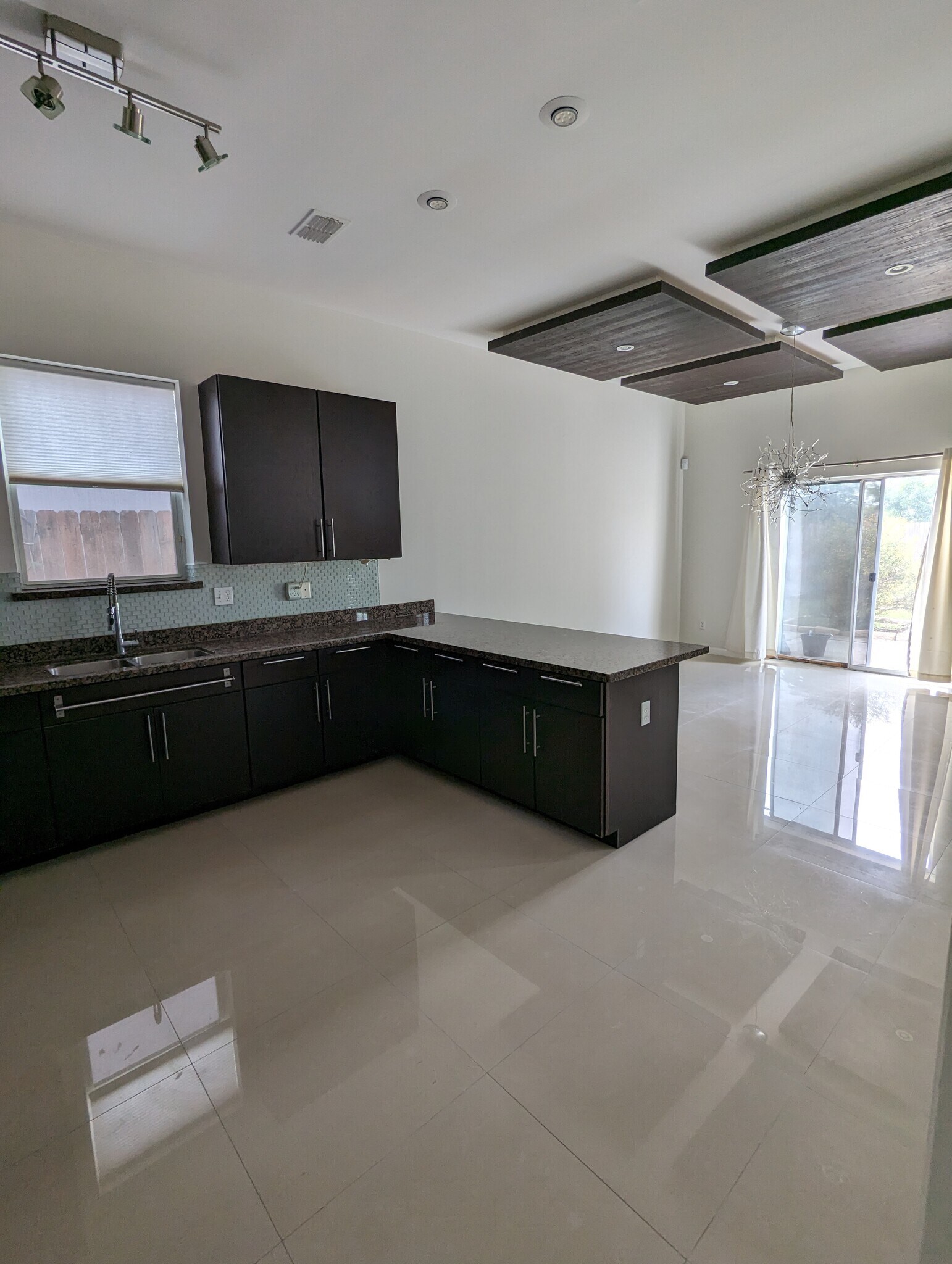 Building Photo - 5211 Shalom Dr
