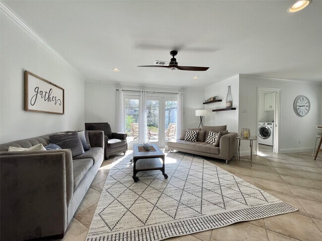 Building Photo - 5711 Belrose Dr