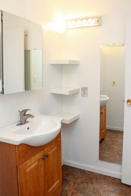 Building Photo - 3431 Stover St