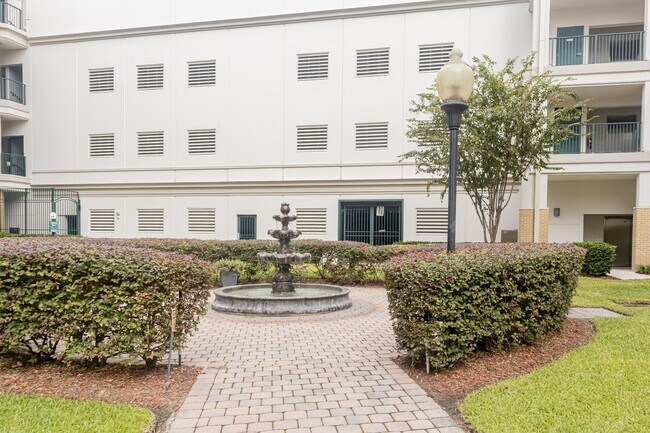 Building Photo - 1661 Riverside Ave