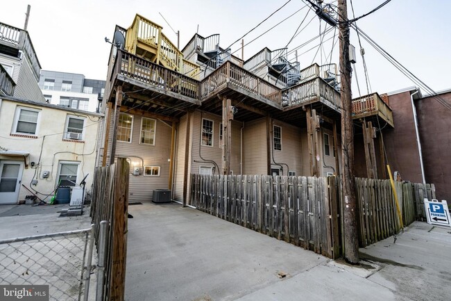Building Photo - 1119 Race St