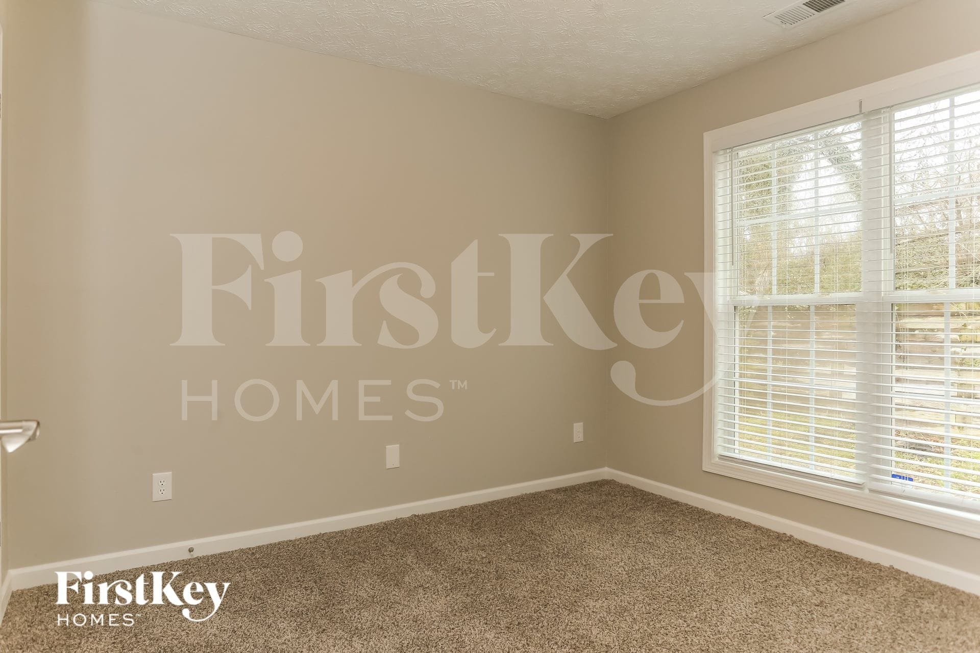 Building Photo - 1294 Oak Knoll Ct