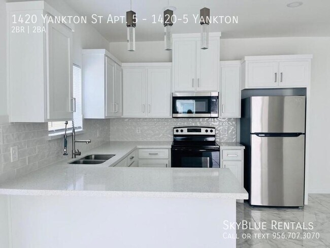 Building Photo - 1420 S Yankton St