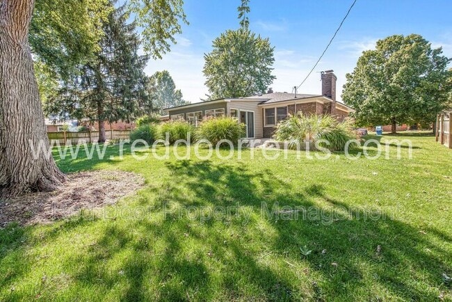 Building Photo - 8635 Bishops Ln